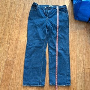 Abercrombie and Fitch the 90s Relaxed Jean High Rise 16R